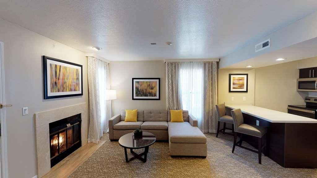 Chase Suite Hotel Newark Fremont Room photo